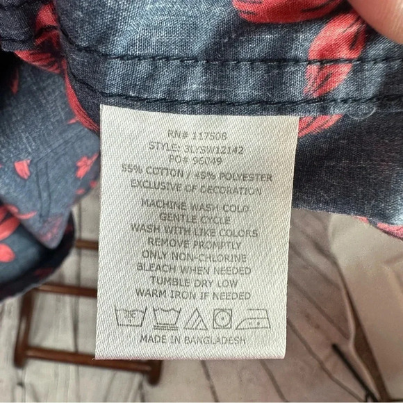 Men's Levi's Hawaiian shirt size XXL Fits Like An XL Like New Conditon - Picture 5 of 5